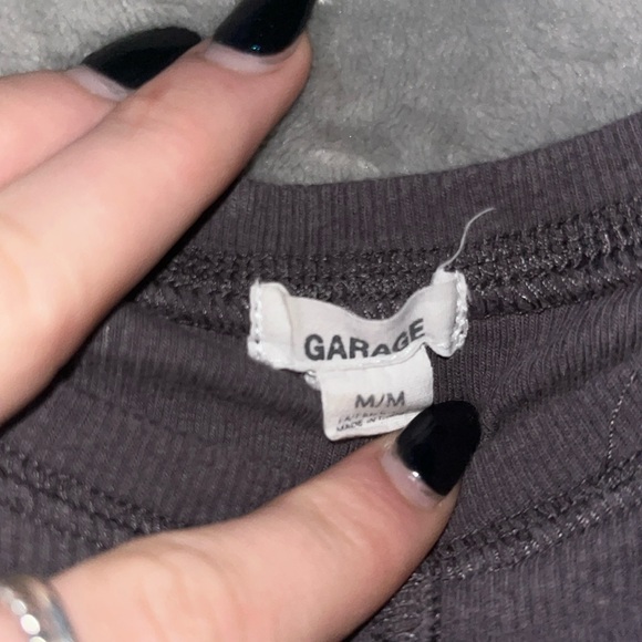 Garage Brown-Gray Ribbed Cropped Tee - Picture 4 of 4